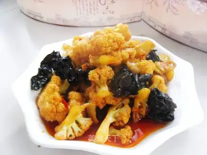A pot of casserole