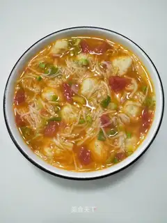 Tomato gill mushroom fishball soup
