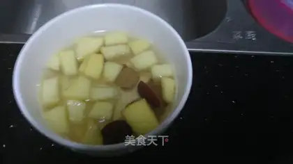 Red-tree apple soup