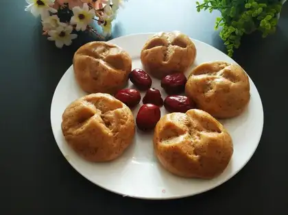 Red sugar, red dates, buns