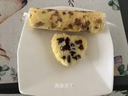 Meat pine rolls