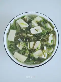 Seaweed peas and tofu soup