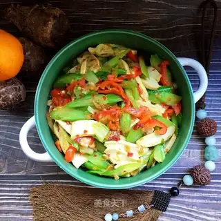 Garlic chili sauce and beans dry