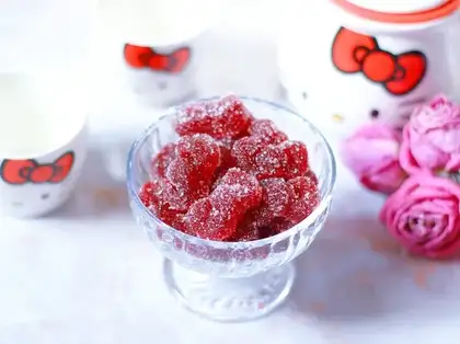 Raspberry fruit fudge