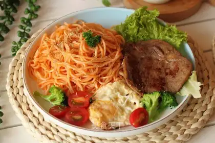 Tomato fried steak breakfast