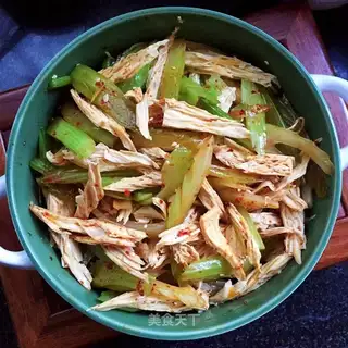 A corset of celery