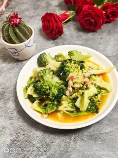 Meatloaf and blue flowers