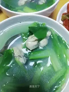 Pyramid oyster soup