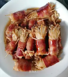 Gin and mushroom bacon rolls