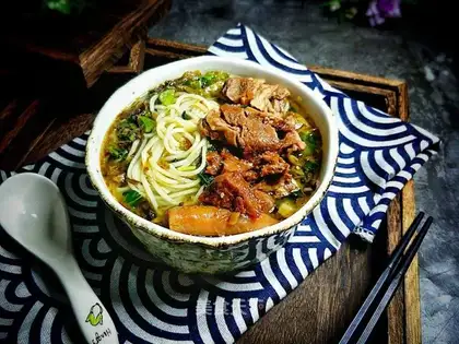 Tasty, spicy, spicy oxen noodles
