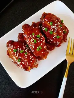 A chicken with garlic sauce
