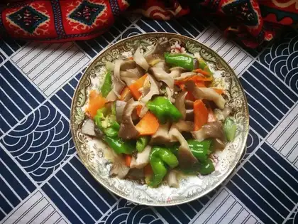 Spray pepper carrots for the mushrooms