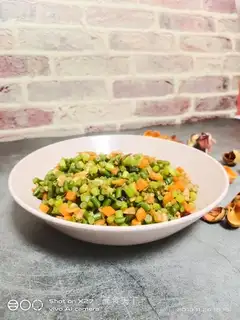 Carrot, garlic, fried meat