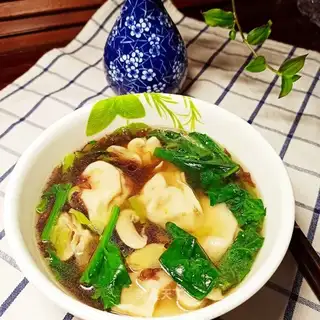 Sour soup dumplings