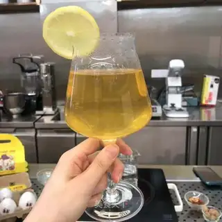 A tea with lemon