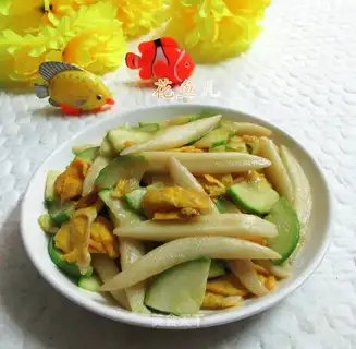 The ducks are fried noodles