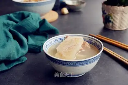 Piggy bone soup
