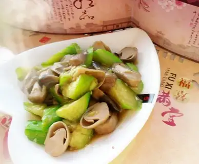 Straw mushrooms with silk