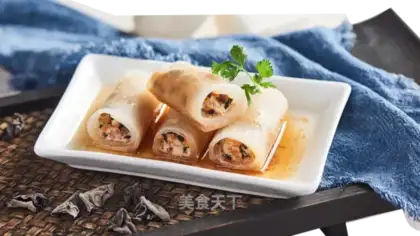 Chicken rolls with radish