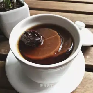 Red sugar and carrot soup