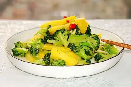 Pineapple and broccoli