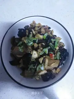 Pickled radish and fried meat