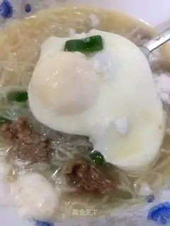 Beef nest and egg noodles