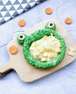 Frog food