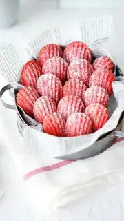 Red velvet mini Madeleine