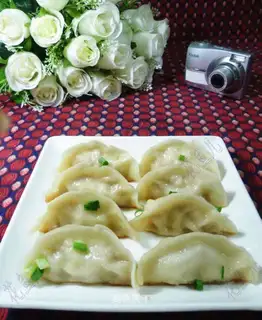 Cream-breed mushroom pot sticker