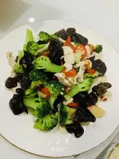 The broccoli lumber, the chest
