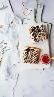Cotton candy toast