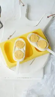 Double yolk ice cream