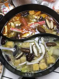 Chicken soup, hot hot pan