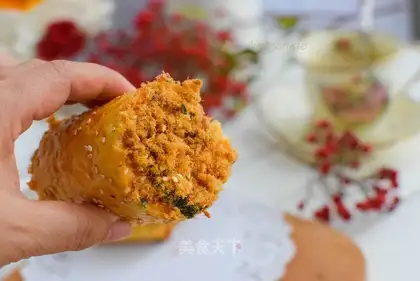 Bread pine rolls