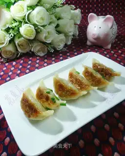 Bring the bean pot sticker