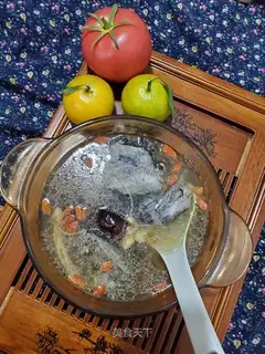 Roast chicken stew with ginseng date
