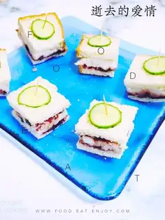 Blueberry toast
