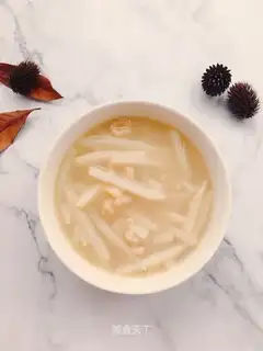 Sour chicken leather soup