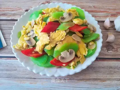 Scrambled mushroom fried eggs