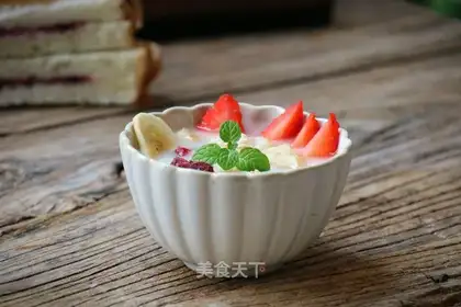 A yogurt cup
