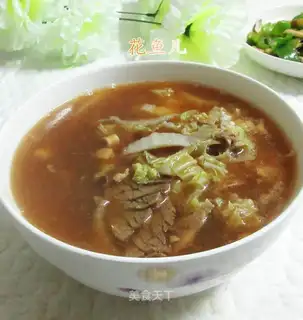 A sour, spicy beef fan soup