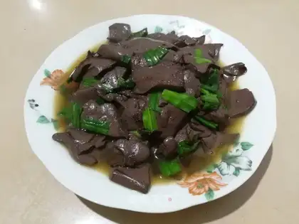 Garlic seeded duck blood