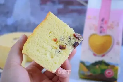 The cranberry rice steam cake