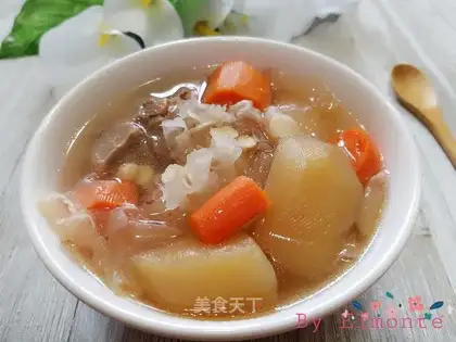 Apple carrots and snow soup