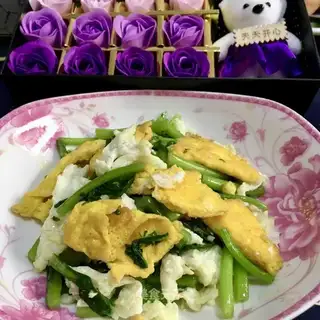 Steaked eggs