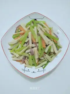 ♪ Celery makes a lot of money ♪