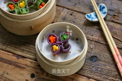 Potato four-coloured dumplings