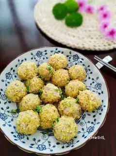 Yellow rice pellets