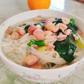 Peanut spinach noodles